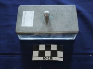 Tempat Spuit Kaca