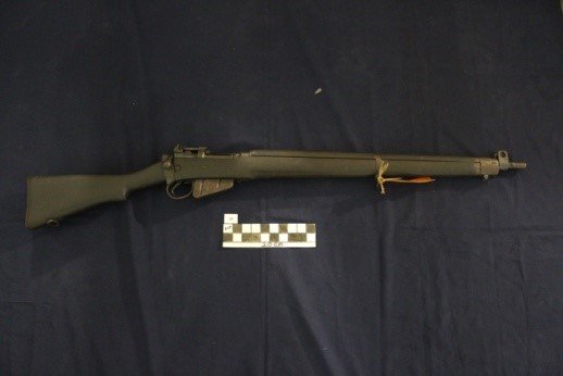 Senapan Rifle No. 4 Mk I* kaliber .303 7.7x56mmR)