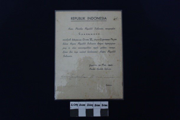 Sebagai panglima Divisi VI dengan pangkat jendral 20 Mei 1946