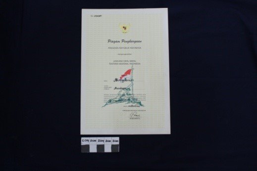 Lencana Cikal bakal TNI dari Presiden Soeharto