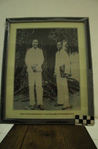Dokter Rumah Sakit Simpang / Centrale Burgelijke Ziekeninrichting
