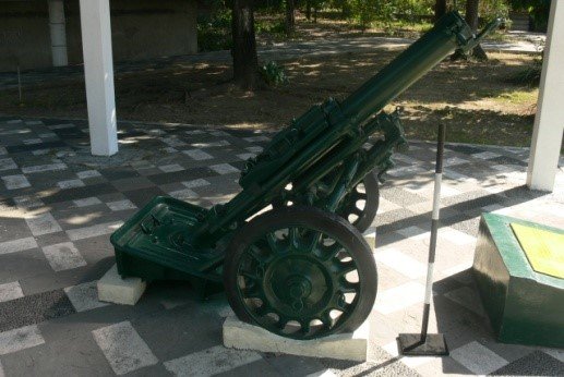 Mortir Berat UB M52 kaliber 120 mm